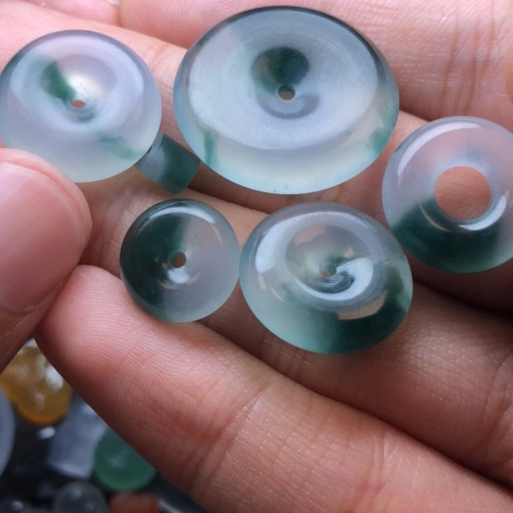 未镶嵌定制翡翠挂件