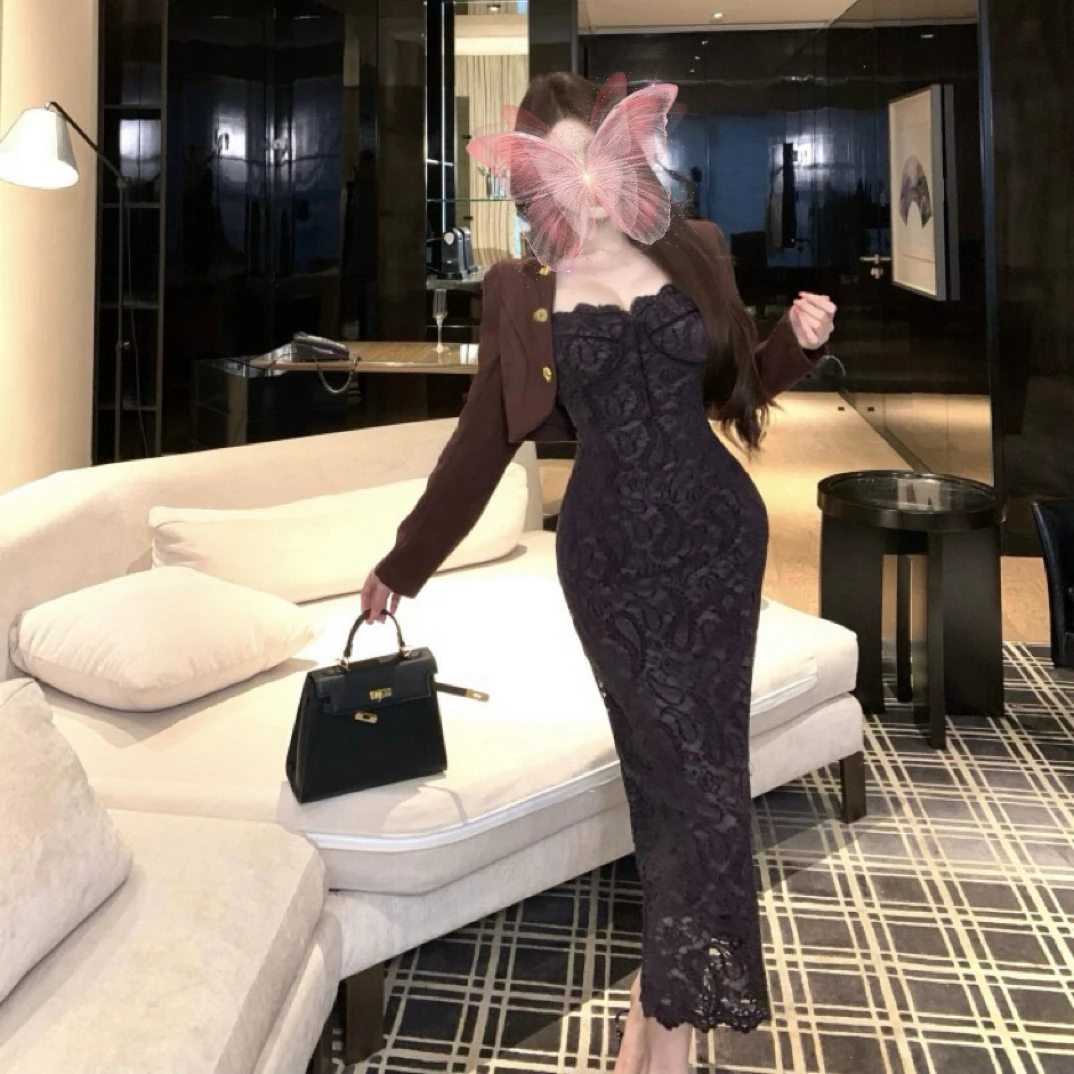 秋冬蕾丝吊带收腰短外套搭配连衣裙时尚穿搭