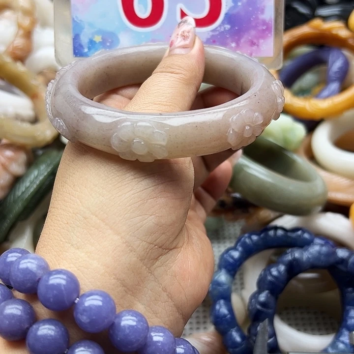 未镶嵌手镯石英岩玉