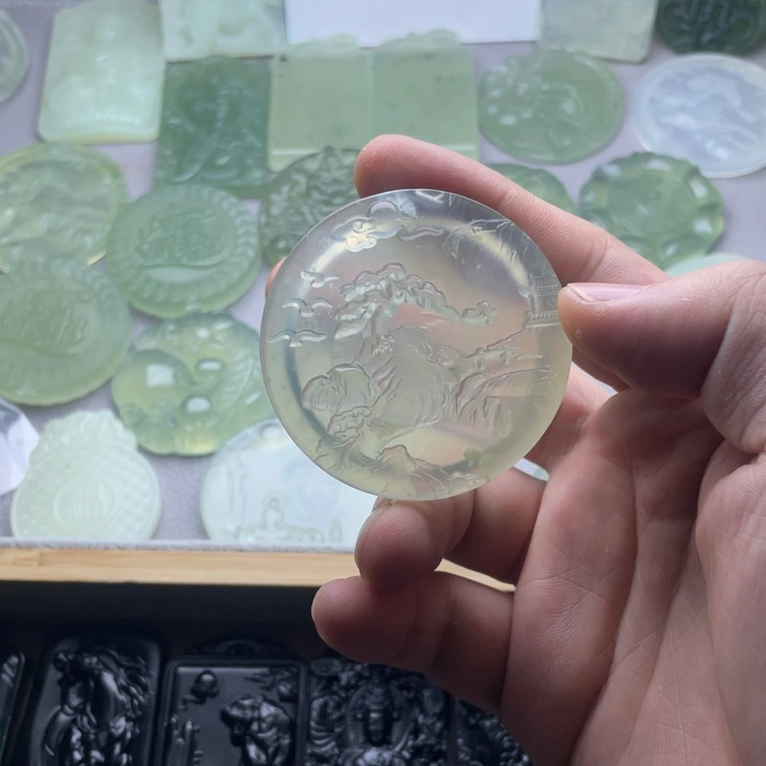 幸***星蛇纹石玉未镶嵌颈饰