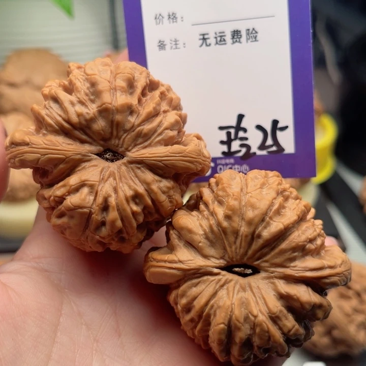 吊坠文玩核桃五****队文玩核桃25