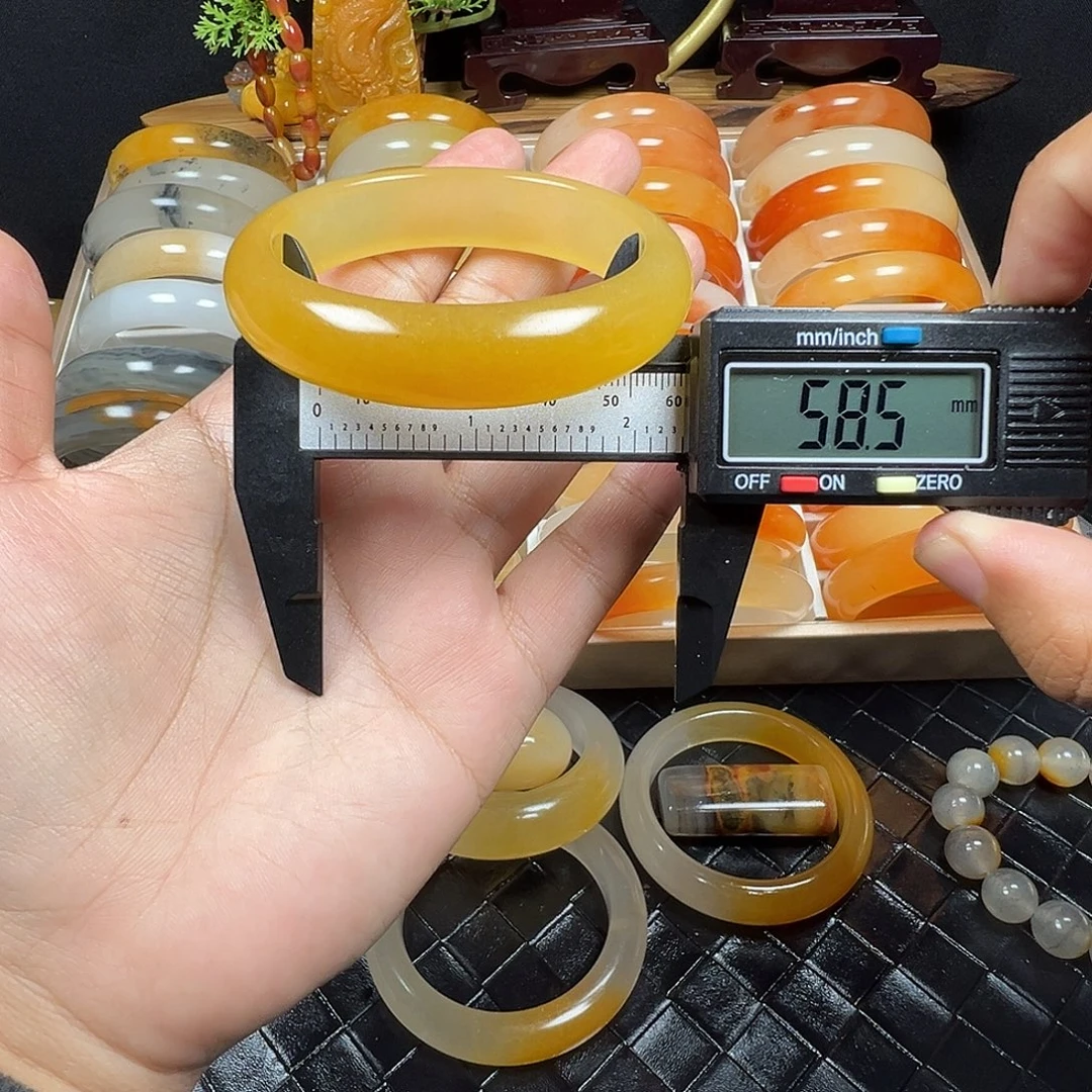 石英质玉（黄龙玉）未镶嵌手镯