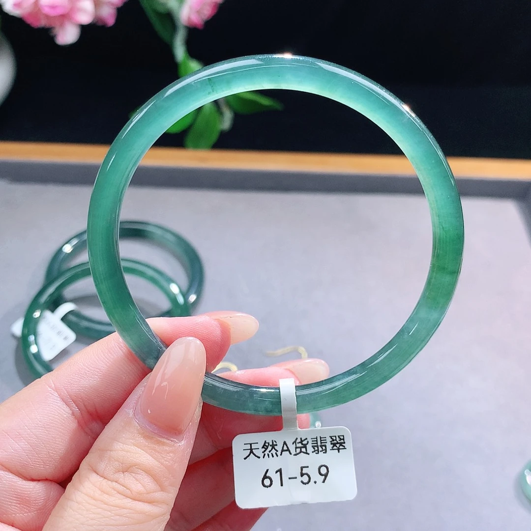 未镶嵌手镯（圆镯）翡翠