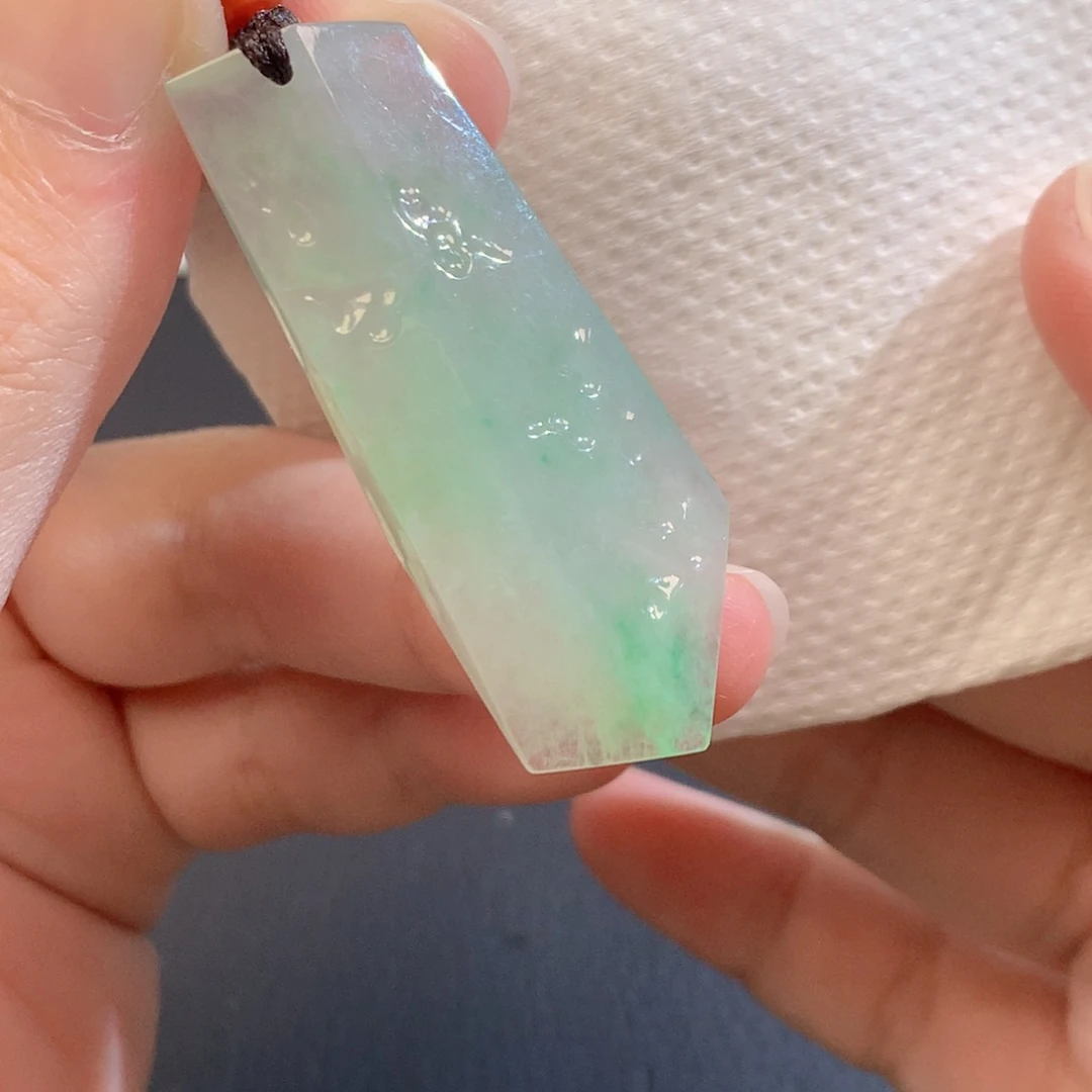 翡翠未镶嵌吊坠(不含链)499