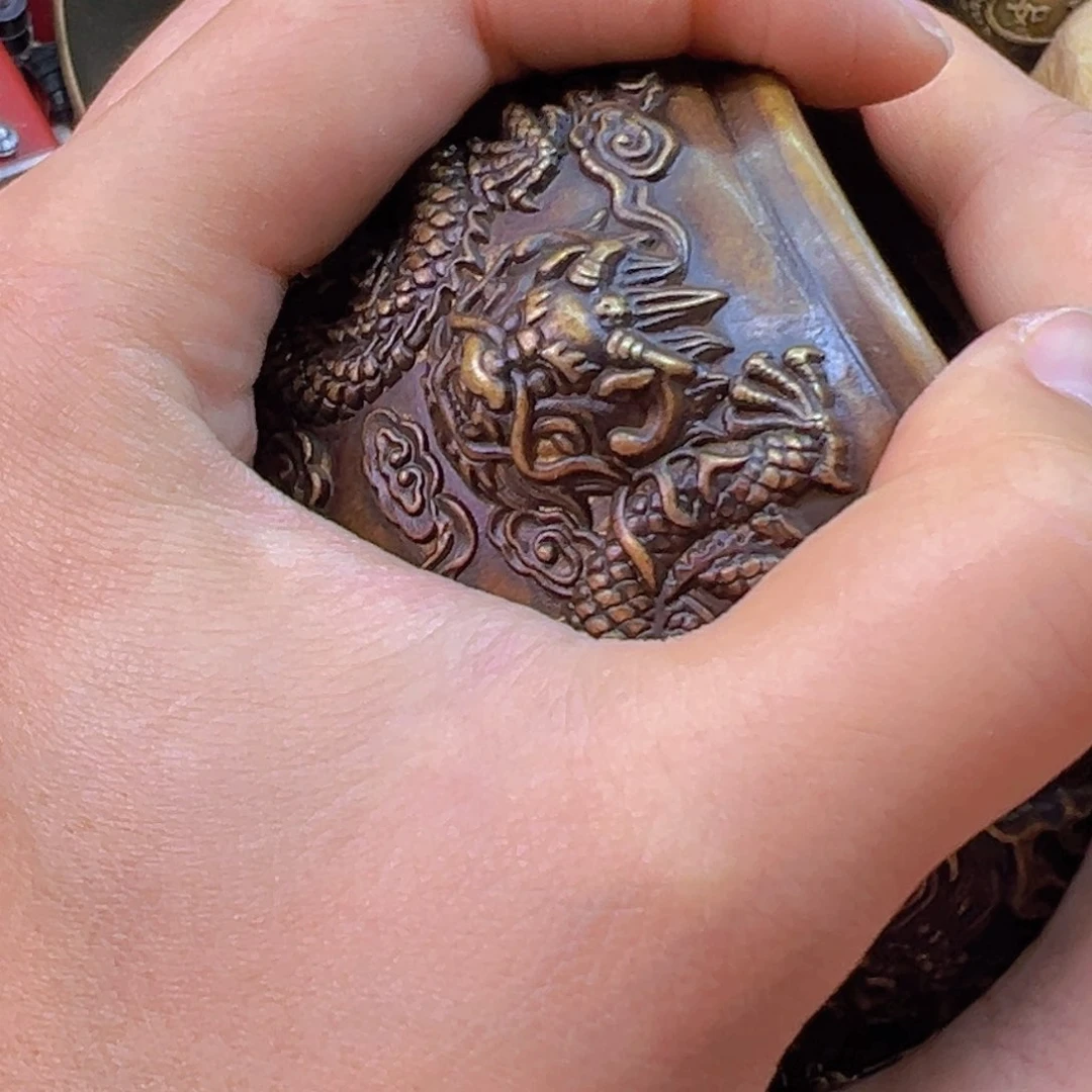 原矿风磨铜龙缸一个