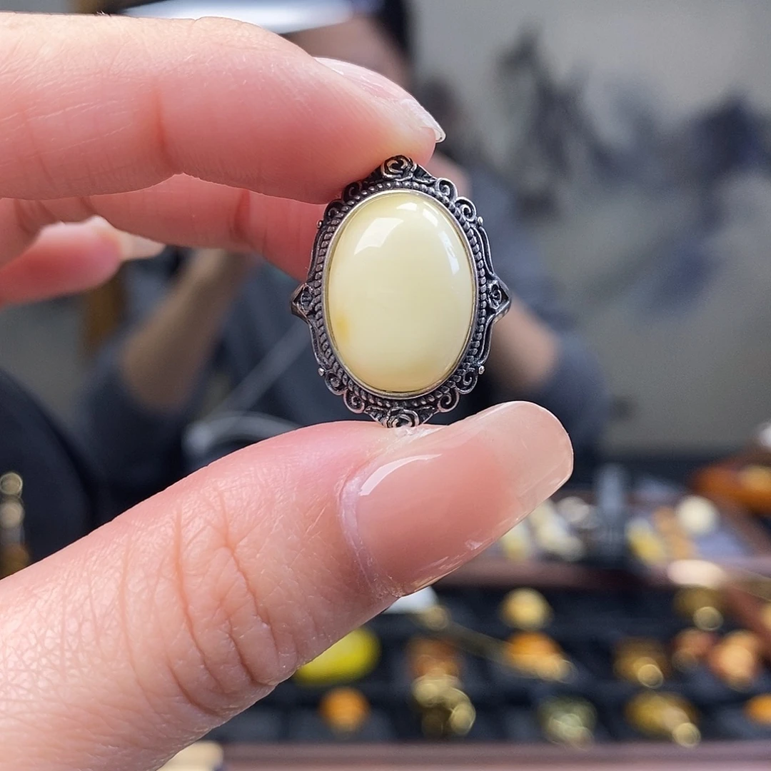 琥珀未镶嵌裸石成品