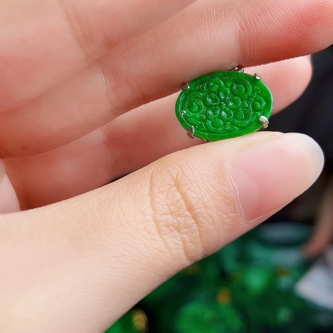 颈饰银S925镶嵌翡翠多样性