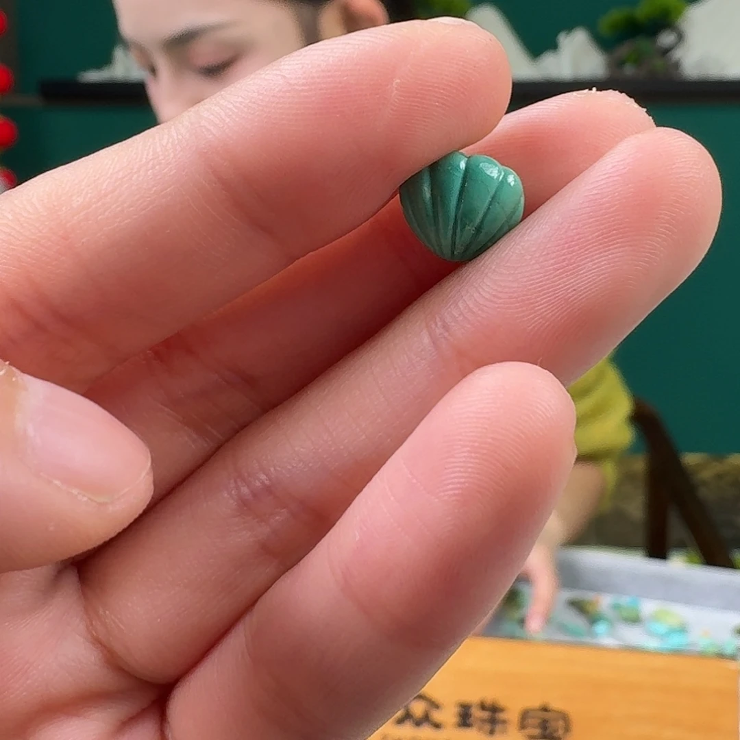 绿松石未镶嵌挂件