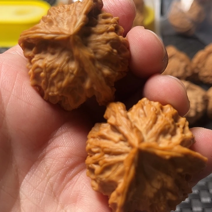 大****文玩核桃把件三棱核桃盘山我玩核桃