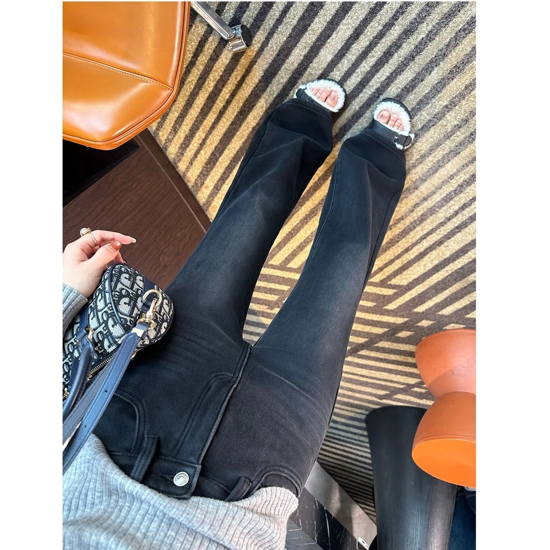 大码冬季加绒黑灰色简约高腰微喇牛仔裤女梨形身材遮胯显瘦喇叭裤