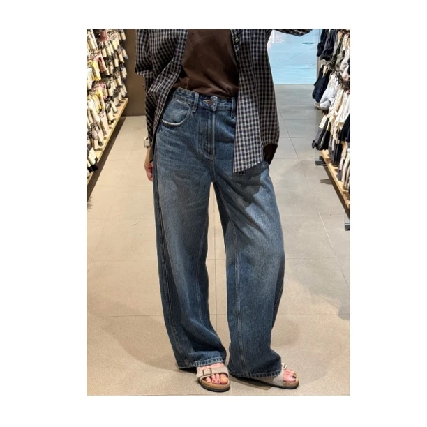 潮流时尚牛仔直筒裤