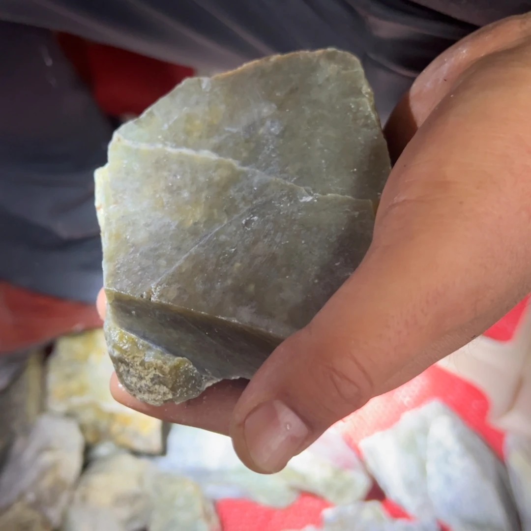 和田玉（糖玉）未镶嵌手镯