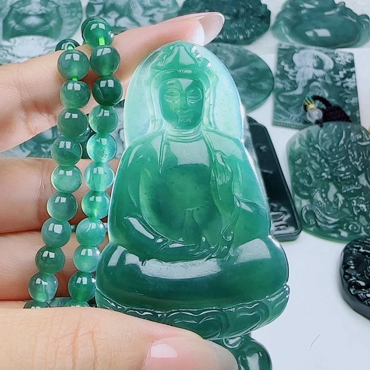 翡翠未镶嵌颈饰多样性发货天然的A货翡翠