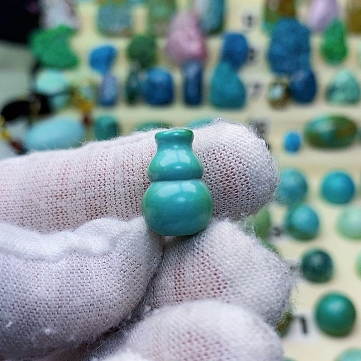 绿松石配饰未镶嵌