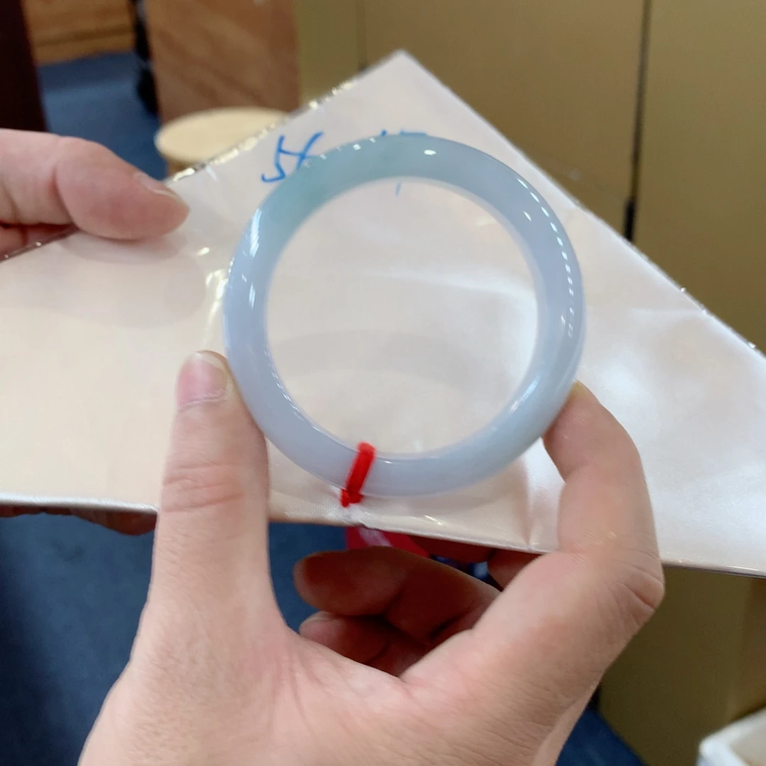 翡翠未镶嵌手镯翡翠