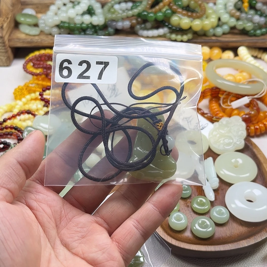 L***）玉个人收藏饰品孤品