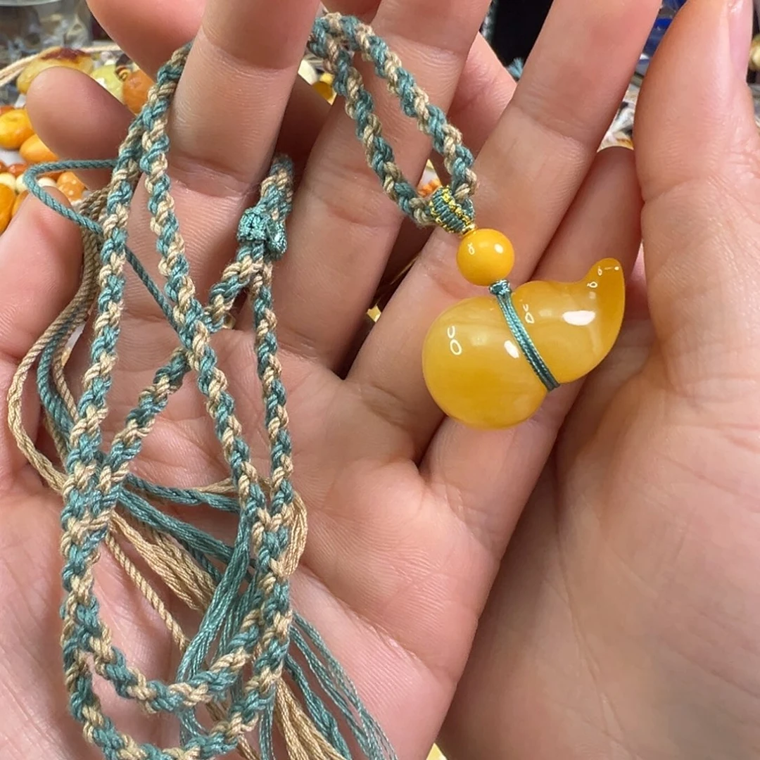 蜜蜡裸石未镶嵌蜜蜡