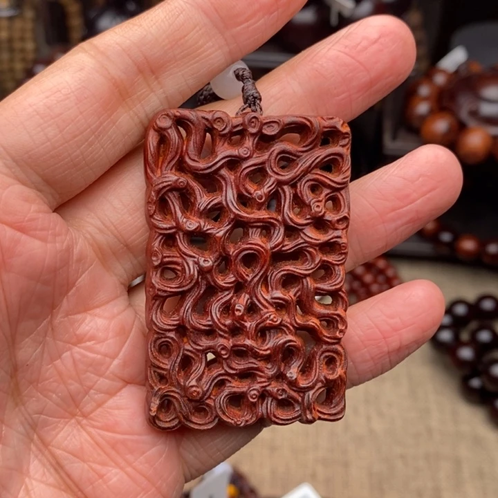 檀香紫檀（小叶紫檀）把件路路通