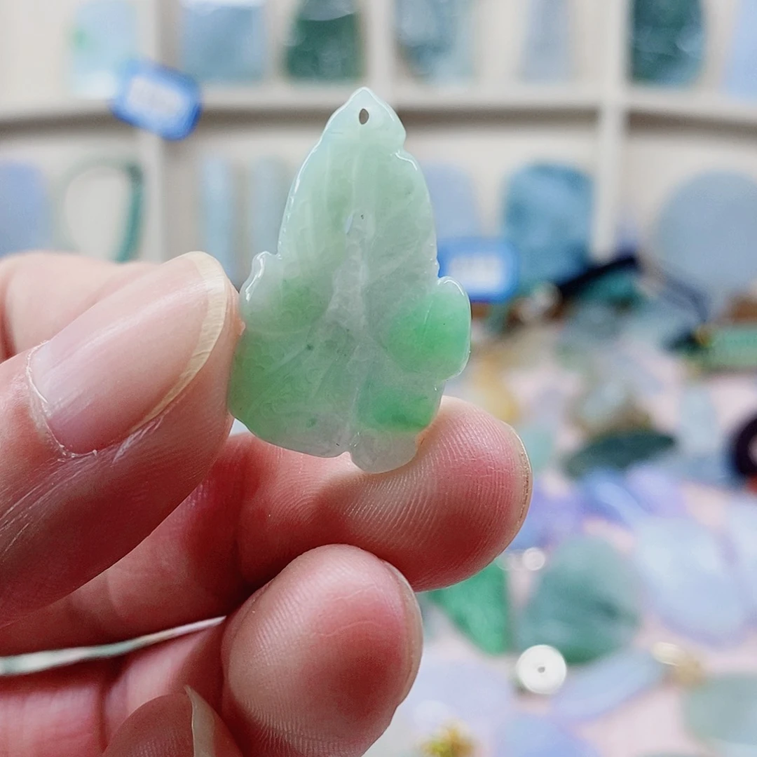 颈饰未镶嵌翡翠天然