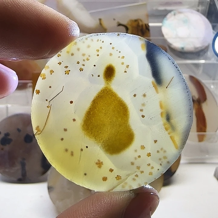 玛瑙/玉髓未镶嵌珠宝奇石