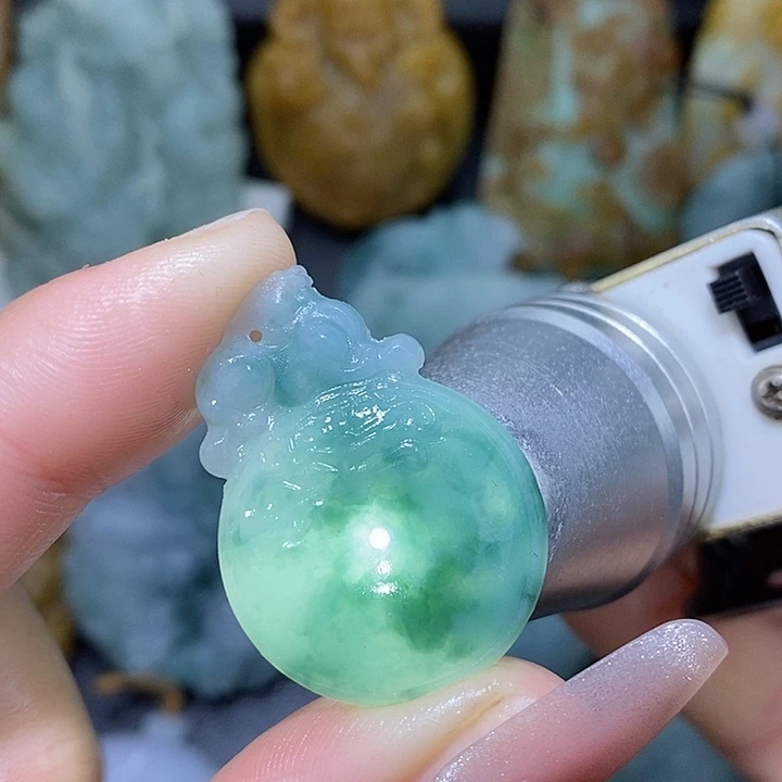 定制翡翠未镶嵌翡翠