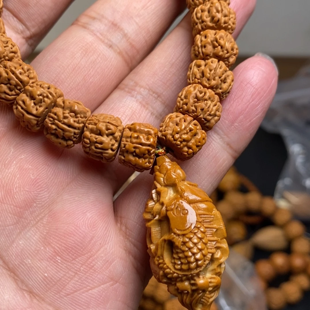 猴头核桃吊坠金刚