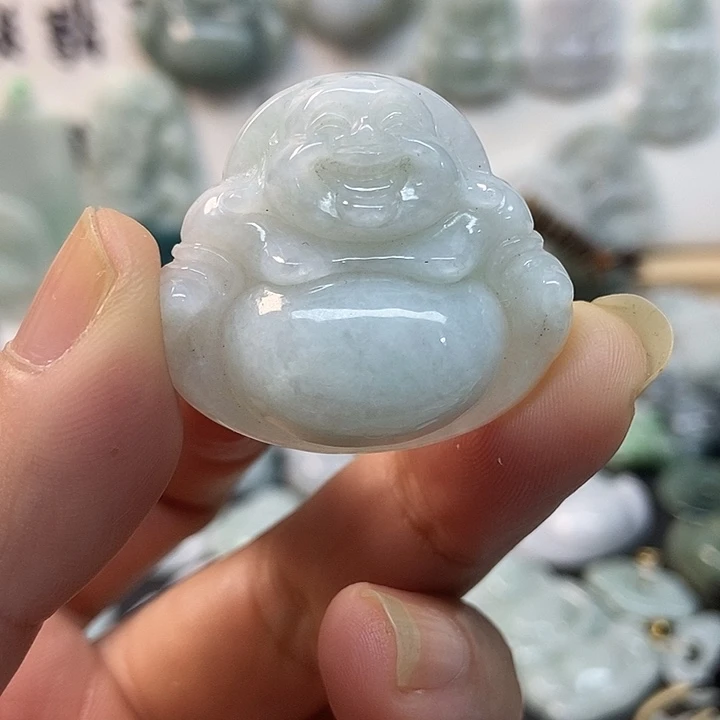 翡翠未镶嵌颈饰佛公