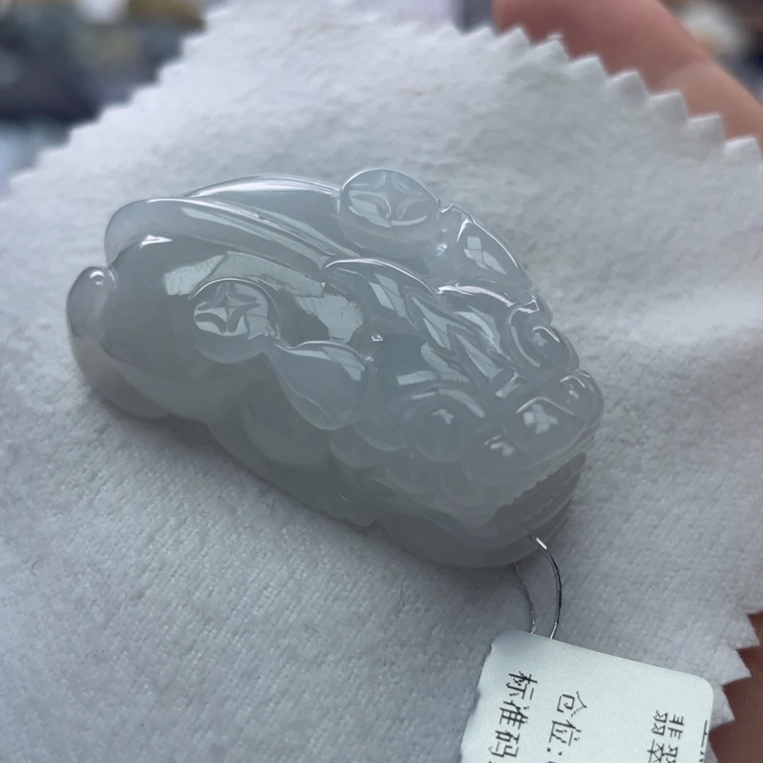 翡翠颈饰未镶嵌翡翠貔貅