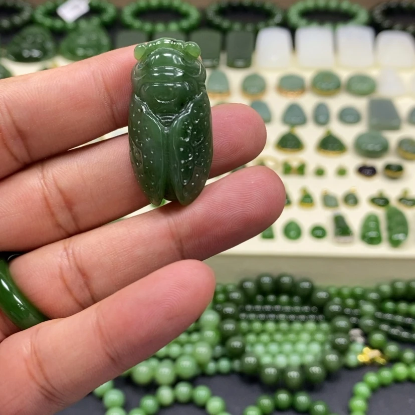 【闪购商品】颈饰未镶嵌和田玉（碧玉）