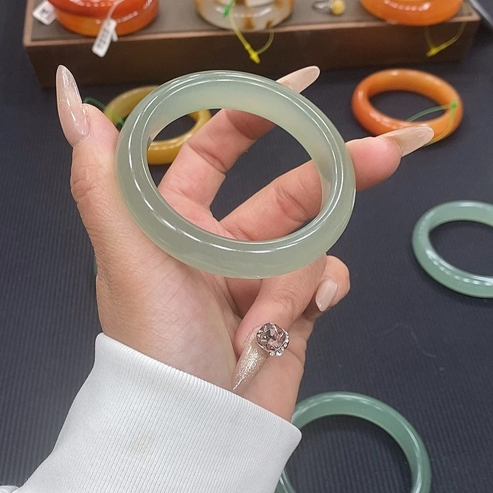 石英质玉（黄龙玉）未镶嵌手镯