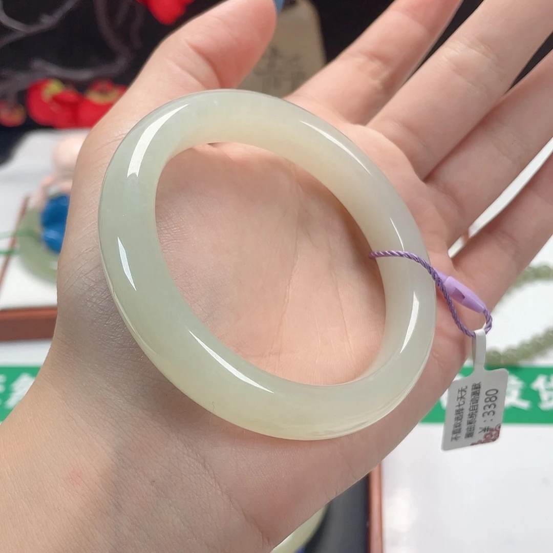 和田玉未镶嵌手镯