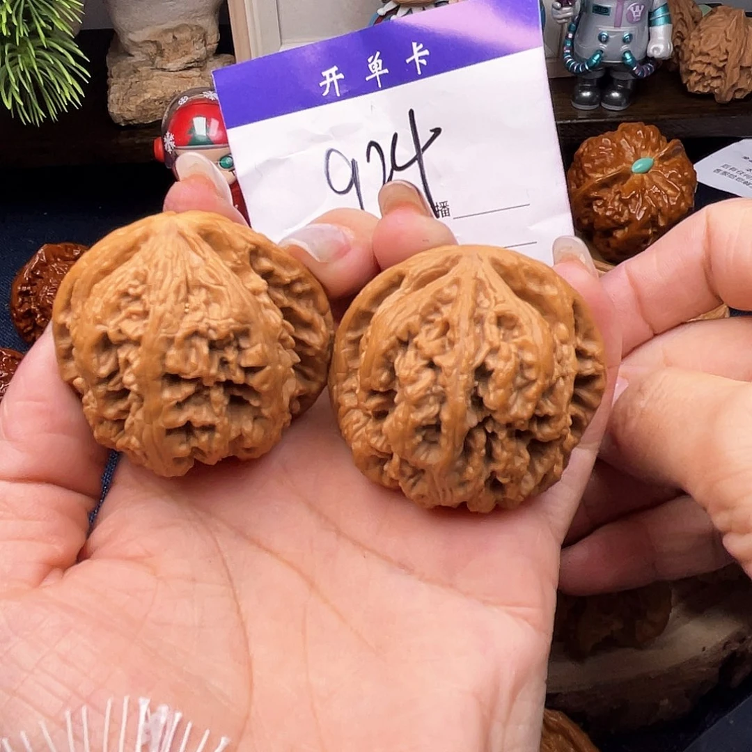 文玩核桃吊坠大粗筋45