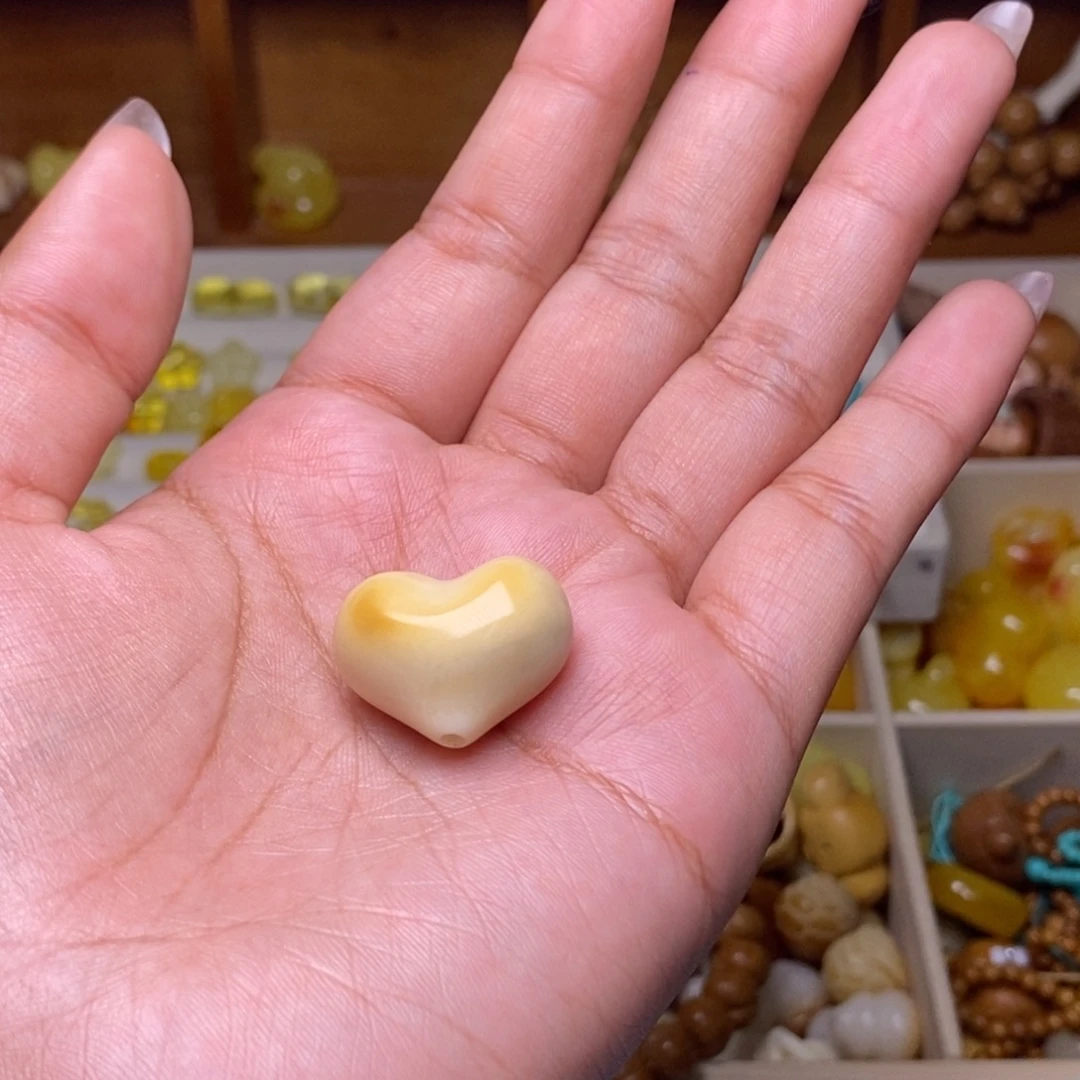 倪***记猴头核桃吊坠牙果心