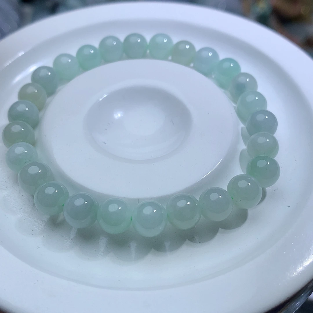 翡翠未镶嵌颈饰2334。
