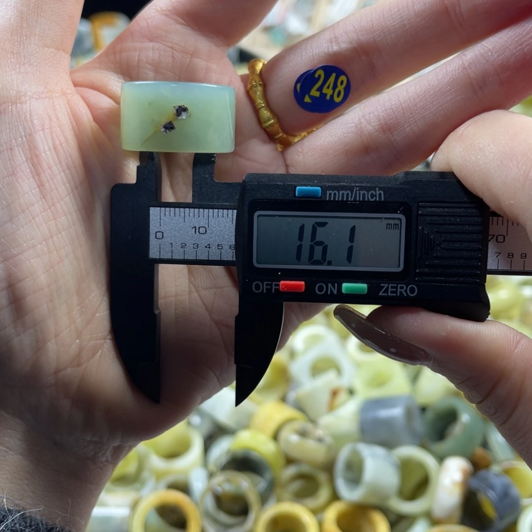 蛇纹石玉未镶嵌戒指