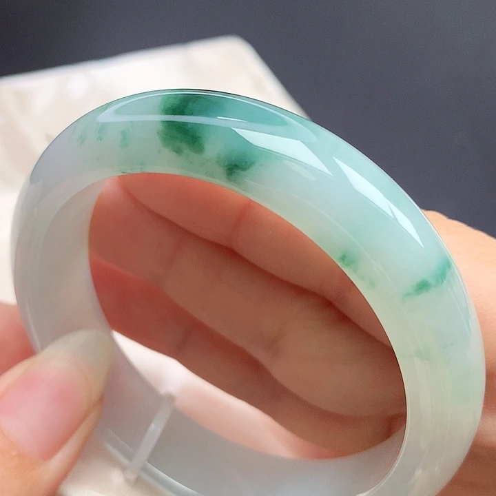 翡翠未镶嵌手镯54圈口