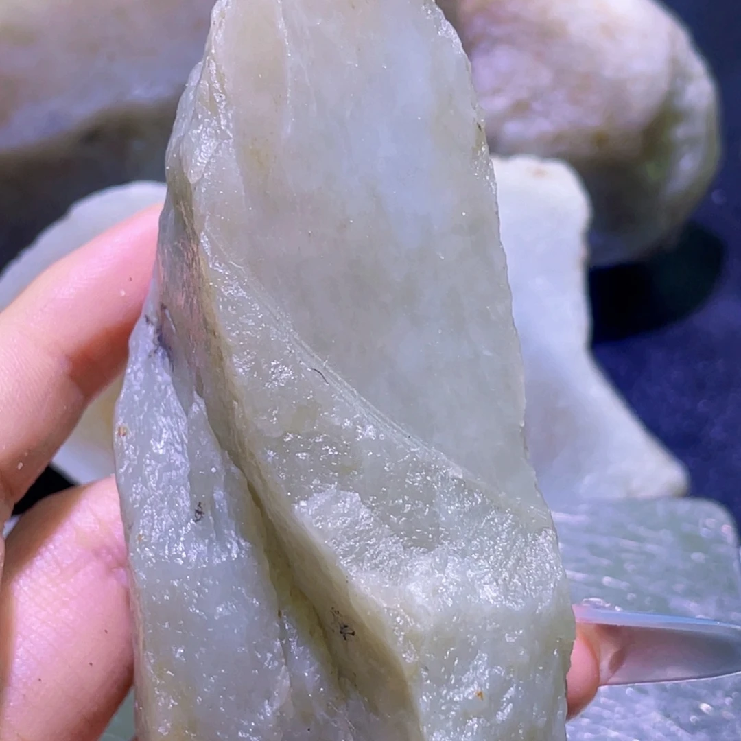 和田玉未镶嵌珠宝半成品