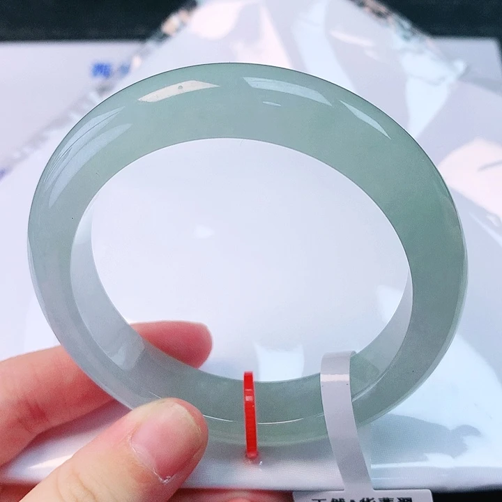翡翠手镯未镶嵌54圈