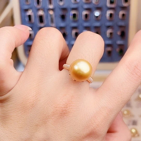 18K金镶嵌戒圈海水珍珠