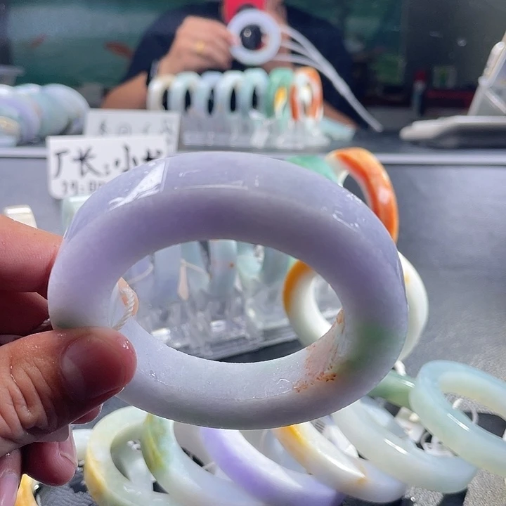 用***6定制翡翠未镶嵌翡翠手镯