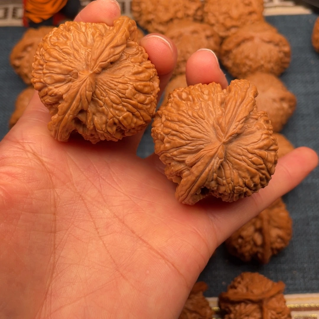 把件文玩核桃46.8全品毕业球白