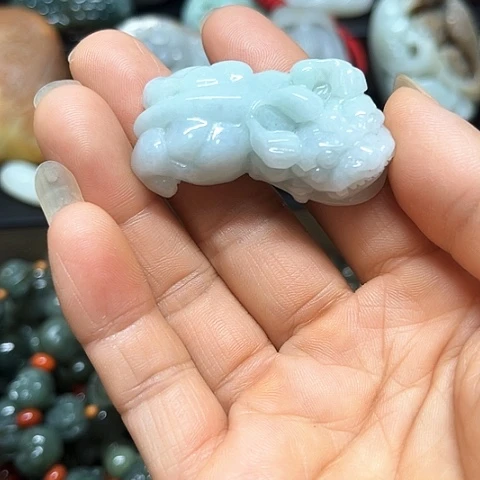 颈饰未镶嵌翡翠挂件