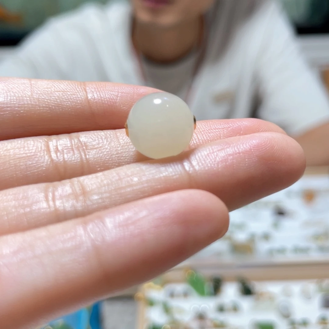 和田玉18K金镶嵌颈饰