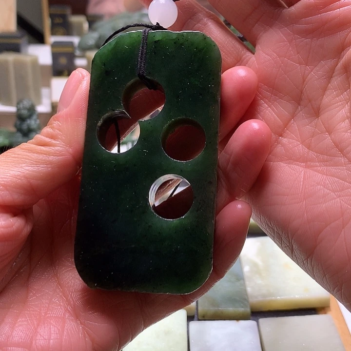 和田玉未镶嵌珠宝半成品