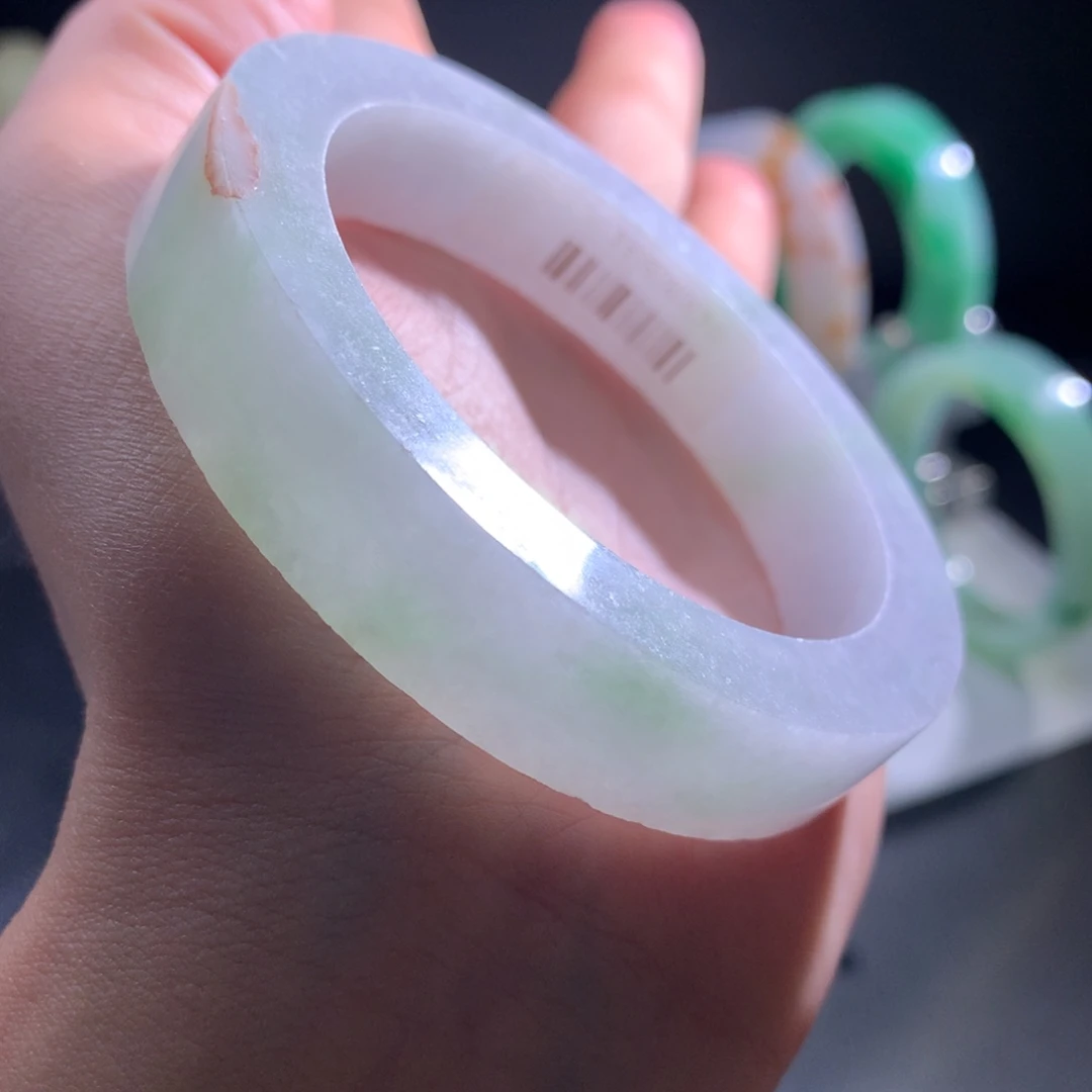 定制翡翠未镶嵌手镯甜绿54-56