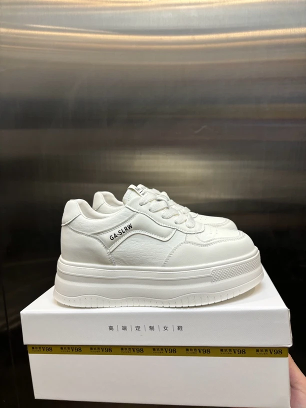 V98薇玖芭2025年新款真皮舒适休闲百搭超软显瘦小白鞋双高板鞋
