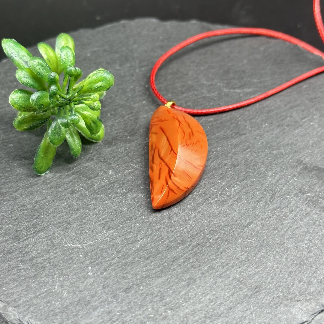 原矿无优化无注胶（编70-7）南红牛血红时尚辣椒吊坠多样性发1个