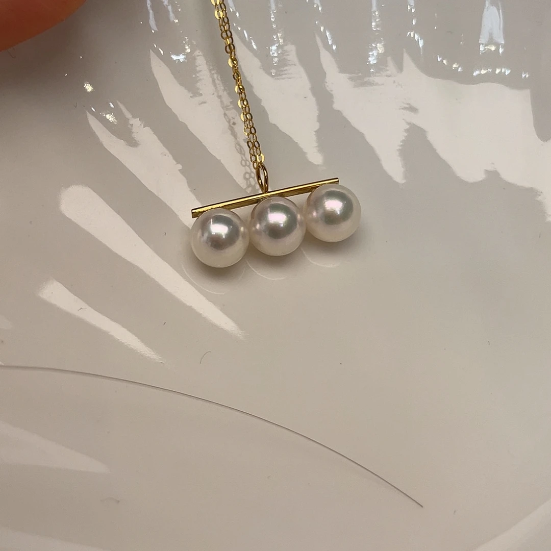 18K金镶嵌海水珍珠颈饰