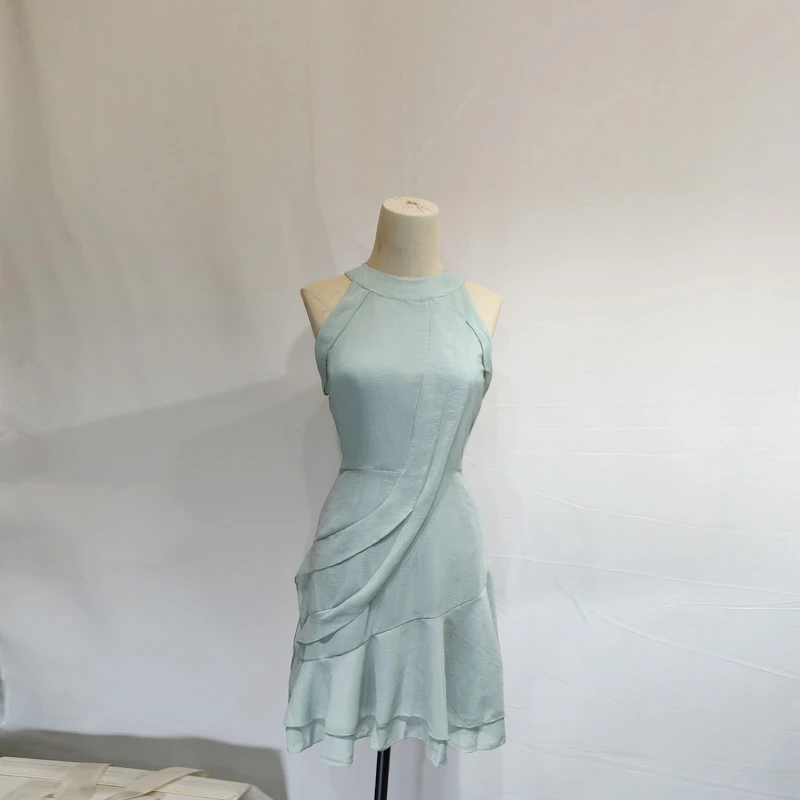 小清新挂脖无袖连衣裙荷叶露肩套头短裙女夏2025新款时尚性感短裙