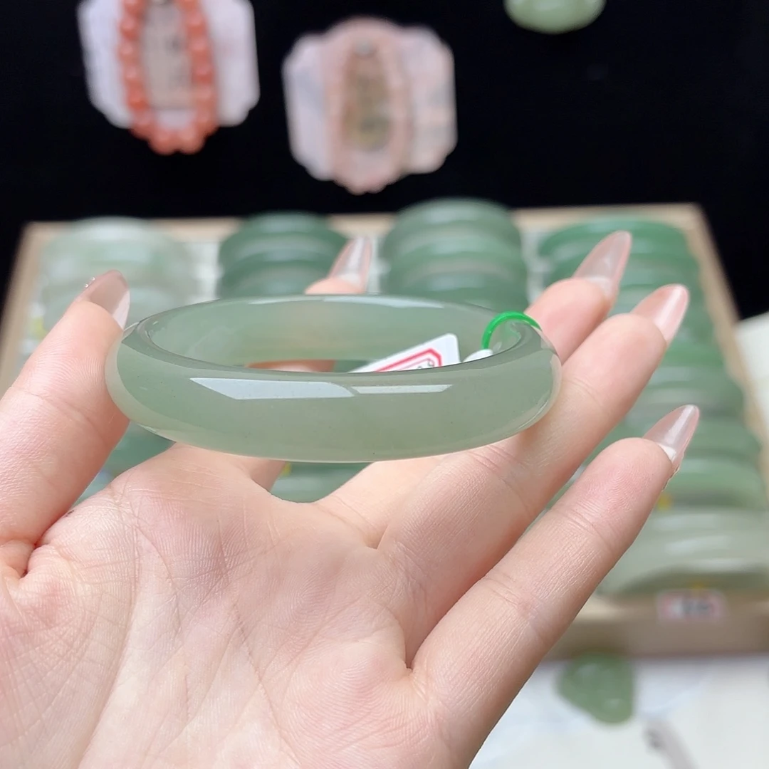 未镶嵌手镯石英质玉58